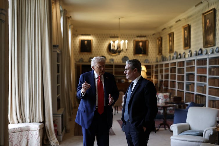 Donald Trump talking to Keir Starmer.