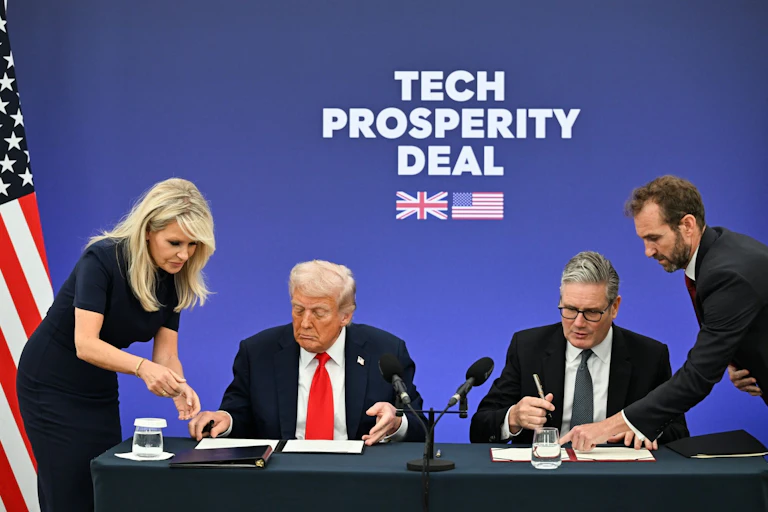 donald trump and keir starmer signing the paperwork of the tech prosperity deal