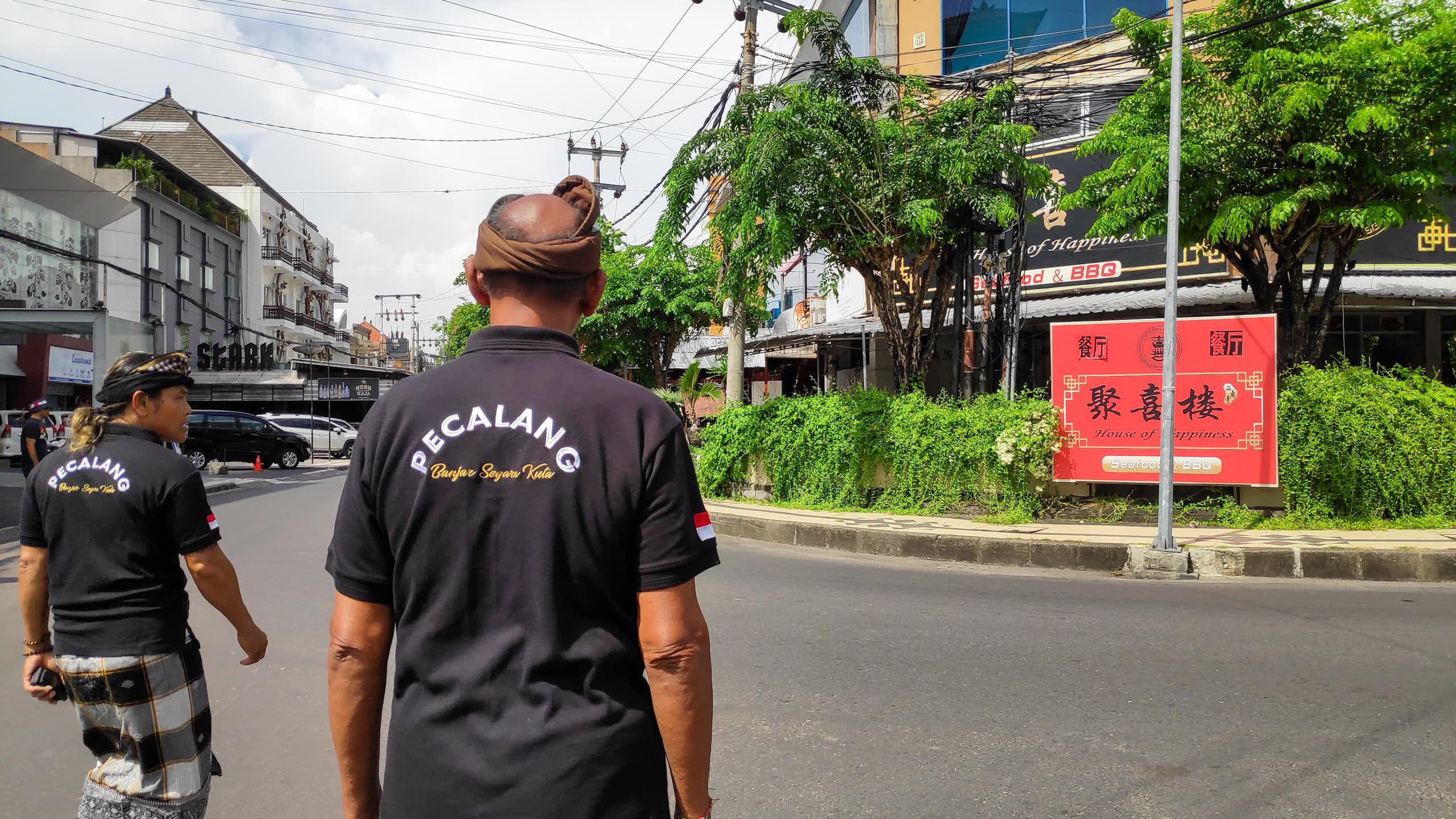 Pecalang adalah semacam polisi adat