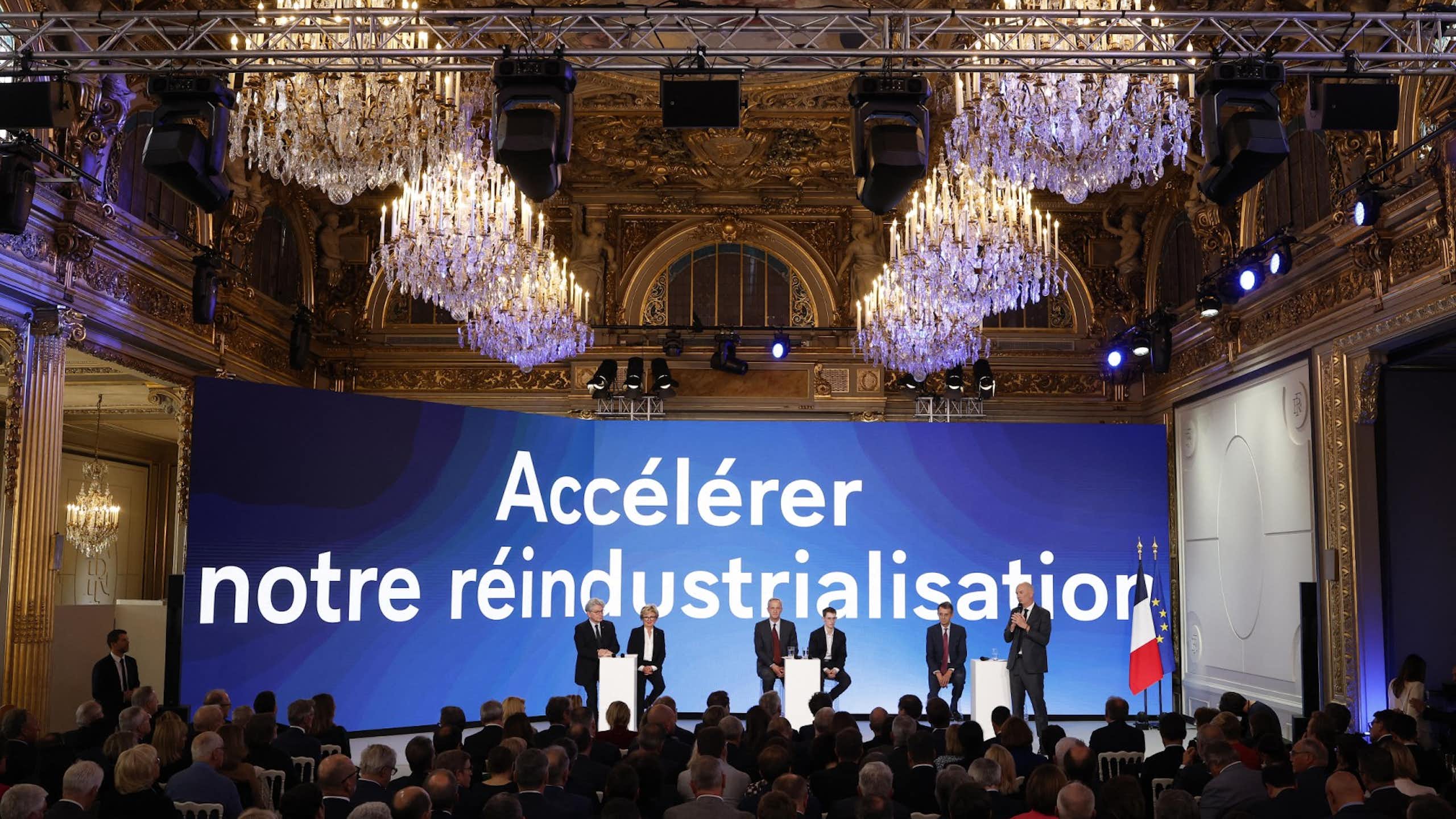 En 2023, le ministre délégué à l’Industrie Roland Lescure s’exprime lors de la réunion « Accélérer notre réindustrialisation »