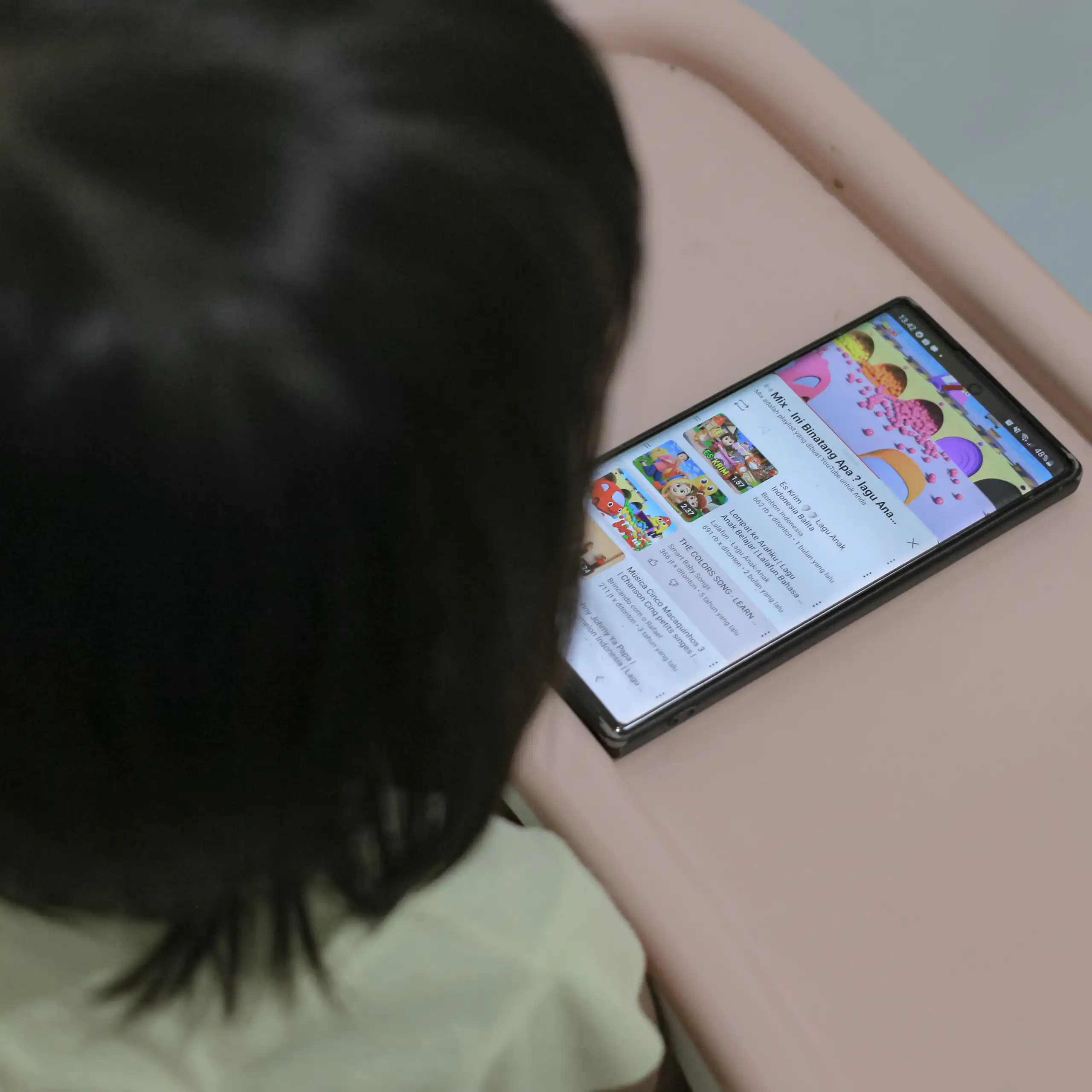 Paparan video pendek mengganggu fungsi eksekutif alias kemampuan otak anak dalam mengontrol emosi.