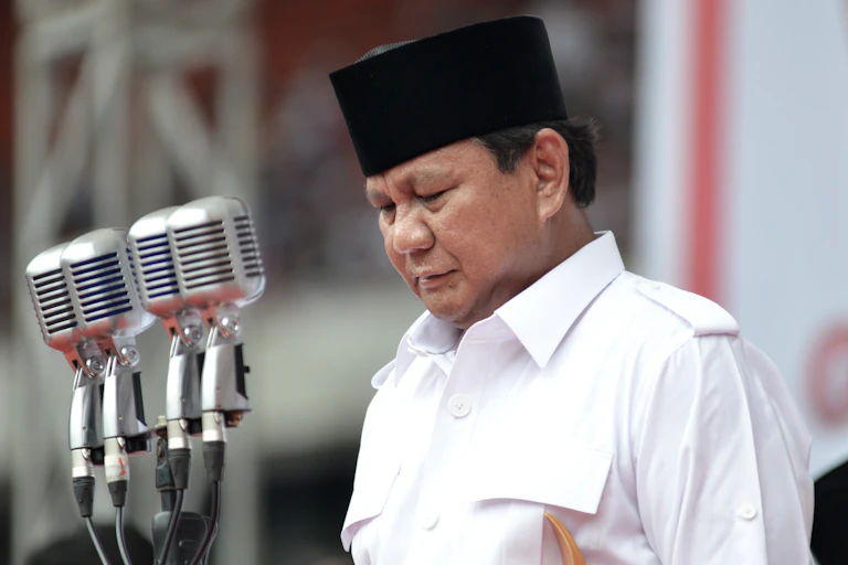 Pemerintahan Prabowo kerap mengeluarkan kebijakan tanpa berbasis data dan bukti.