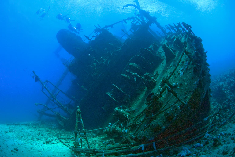L'épave du Giannis D en mer Rouge.