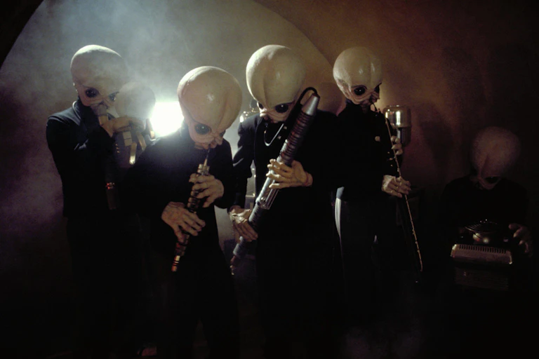 Alien band playing instruments