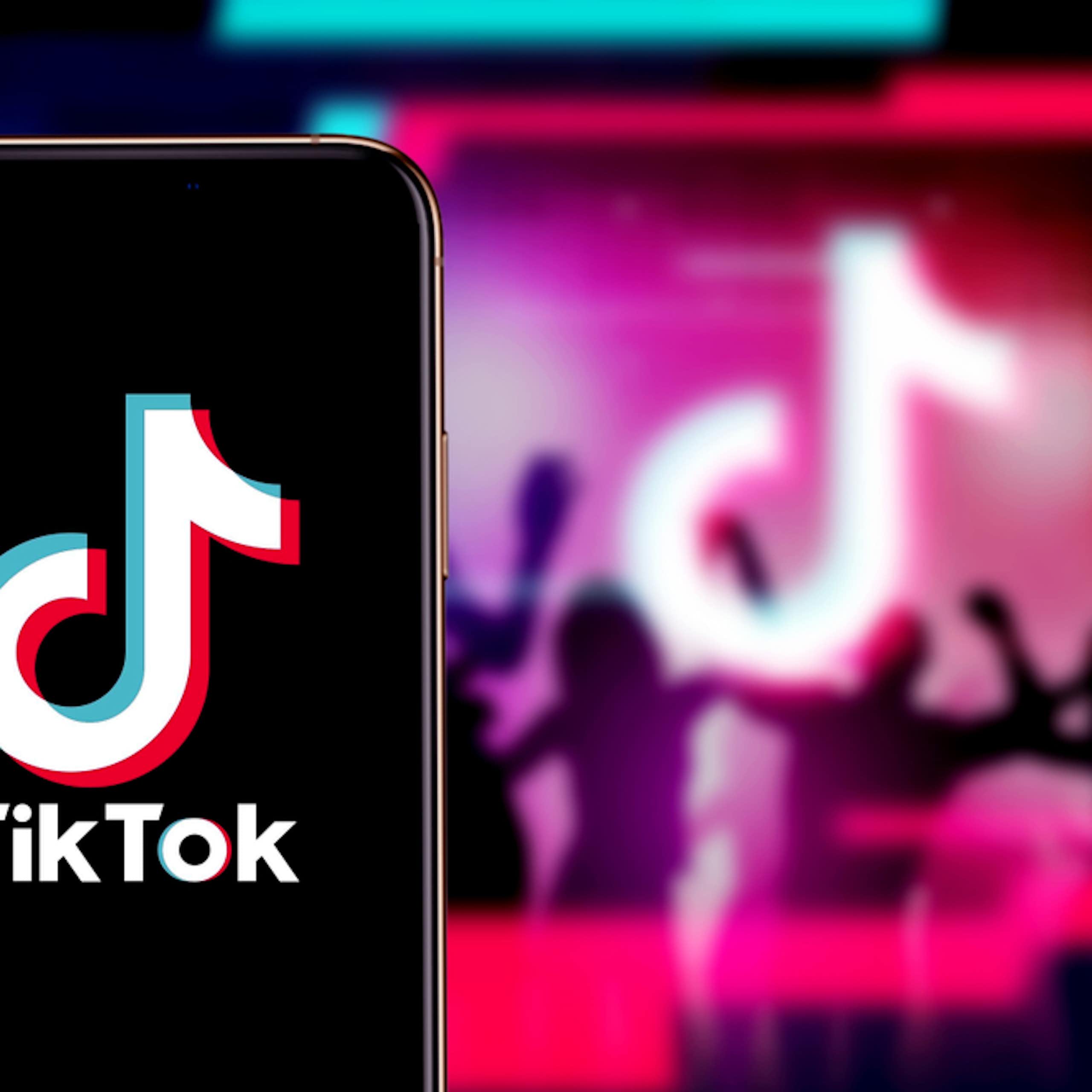 Smartphone avec le logo de TIkTok