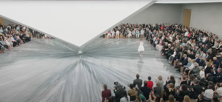 Puesta en escena del desfile Dior primavera-verano 2026.