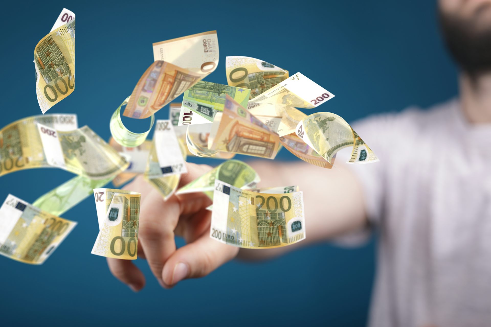 des billets de 200 euros qui volent