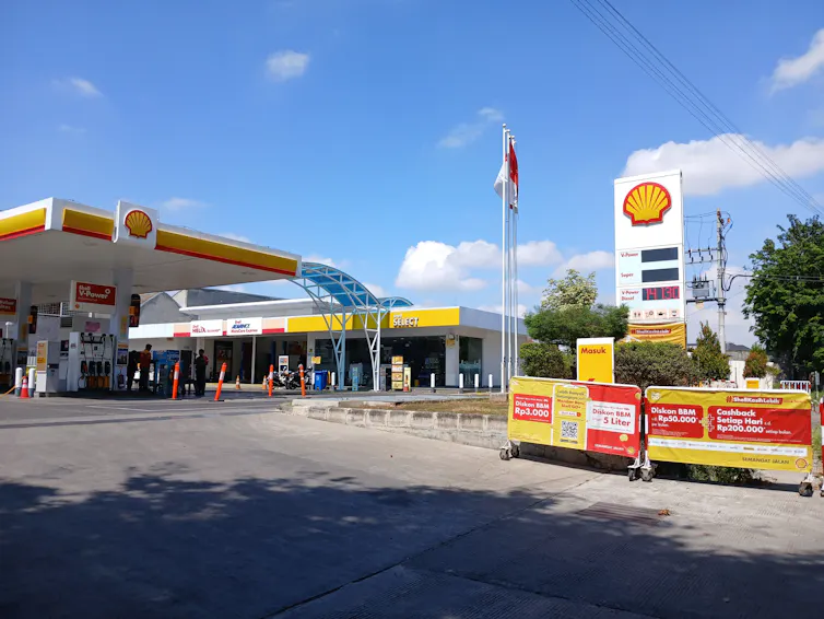 SPBU swasta seperti Shell, BP mungkin baru bisa kembali melayani penjualan BBM non subsidinya pada awal tahun depan karena kuota impor tahunannya sudah habis