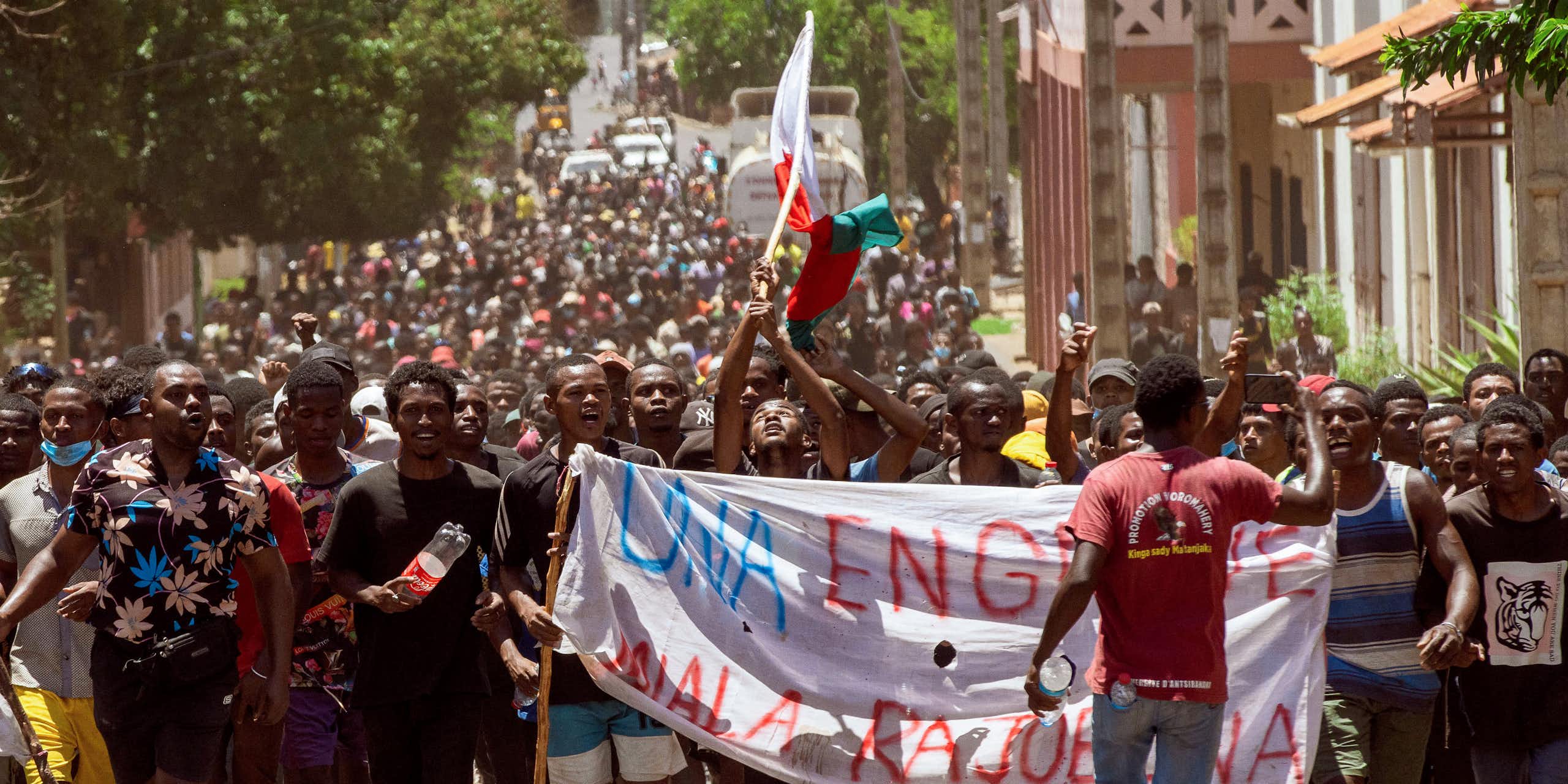 Madagascar : quand les coupures d’électricité déclenchent une crise sécuritaire amplifiée par les réseaux sociaux