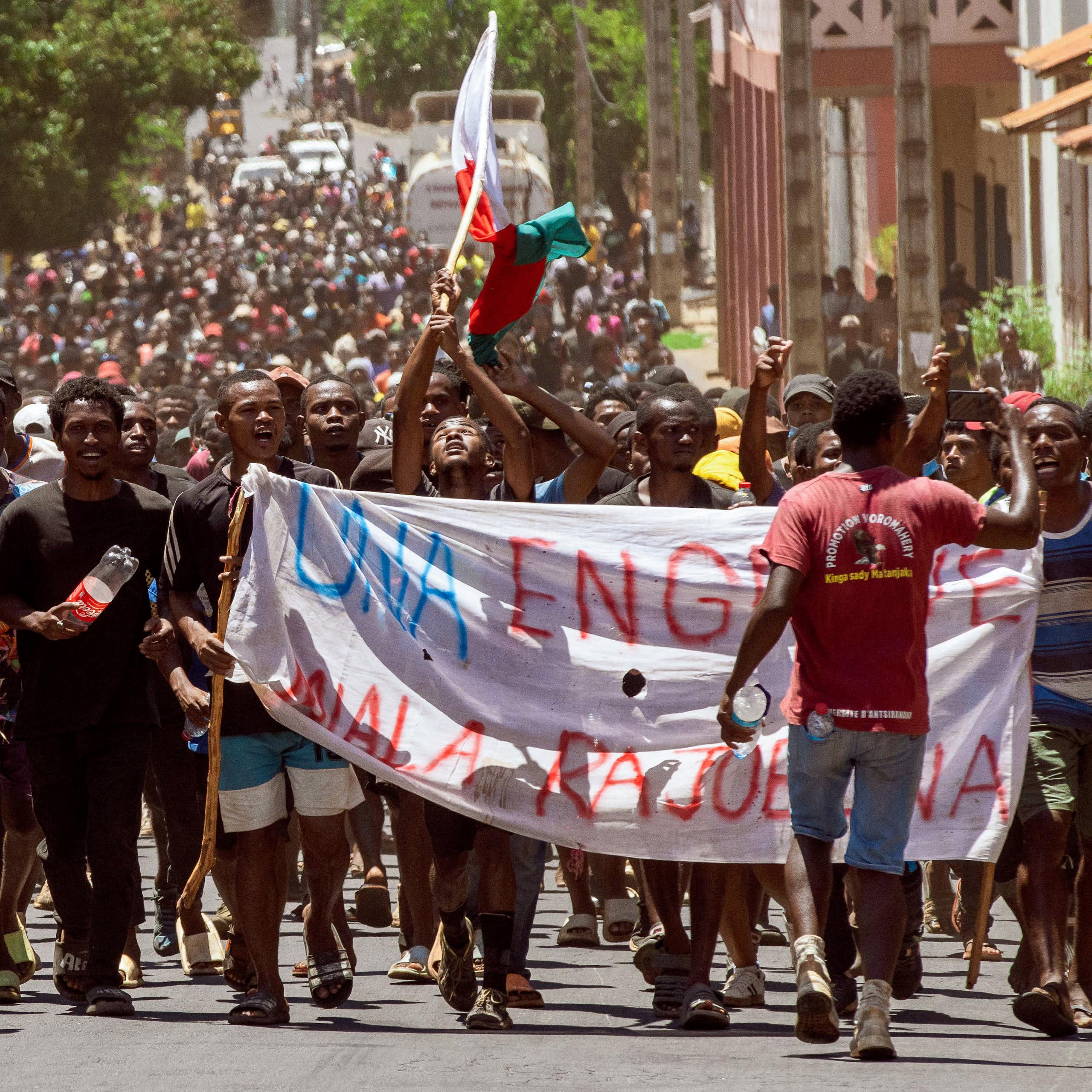 Madagascar : quand les coupures d’électricité déclenchent une crise sécuritaire amplifiée par les réseaux sociaux