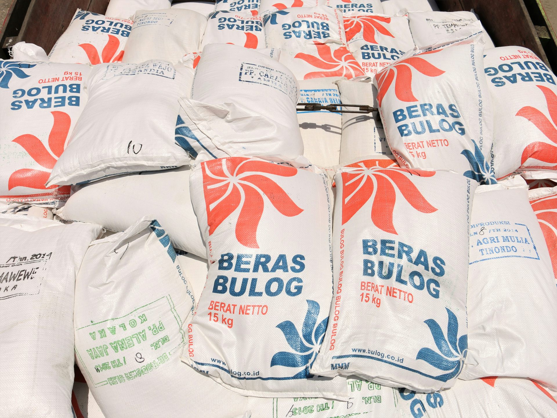 Harga beras nasional sering berfluktuasi karena aksi pihak-pihak tidak bertanggung jawab