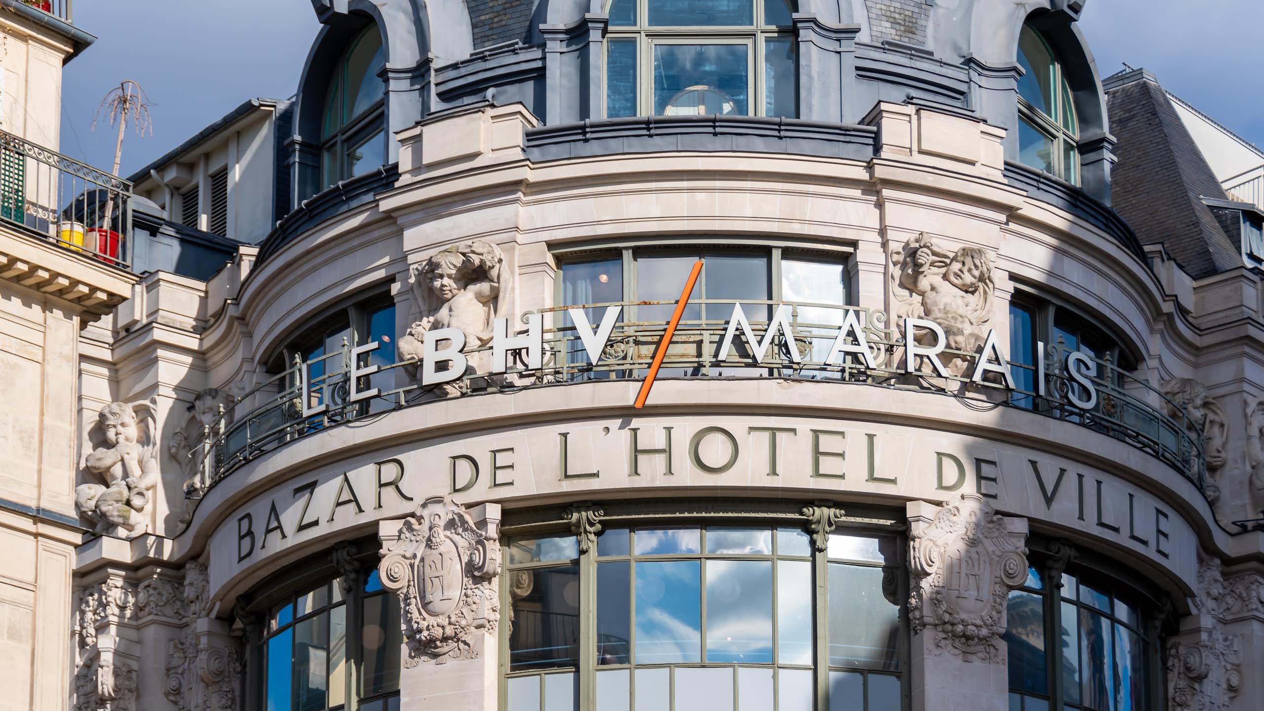 Ultrafast-fashion et grands magasins : un pacte dangereux pour les consommateurs et pour la planète