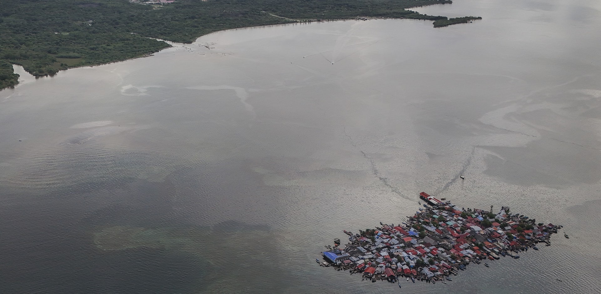 La costa de la isla de Panamá se hunde debido al creciente nivel del mar.