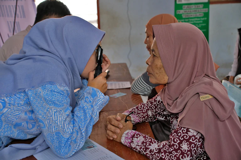 Pemeriksaan mata gratis untuk balita hingga orang dewasa usia 18 tahun atau lebih.