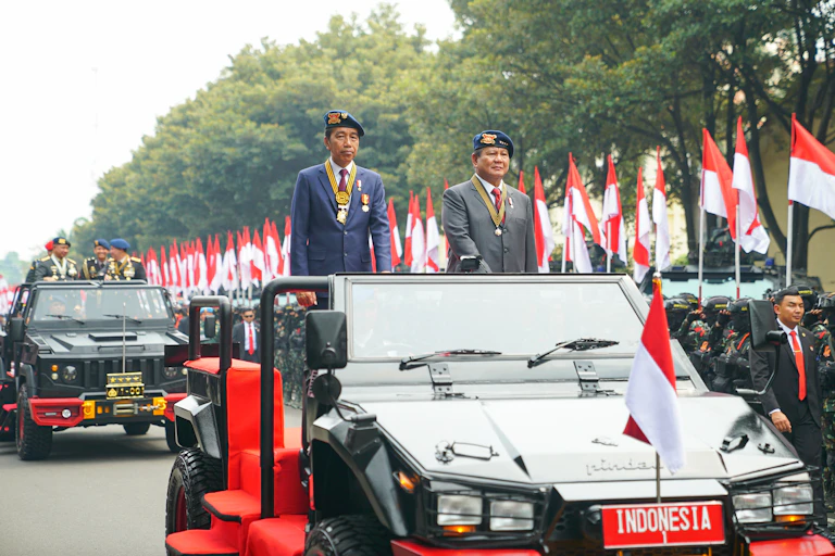 Jokowi dan Prabowo menjadi contoh pemimpin populis.