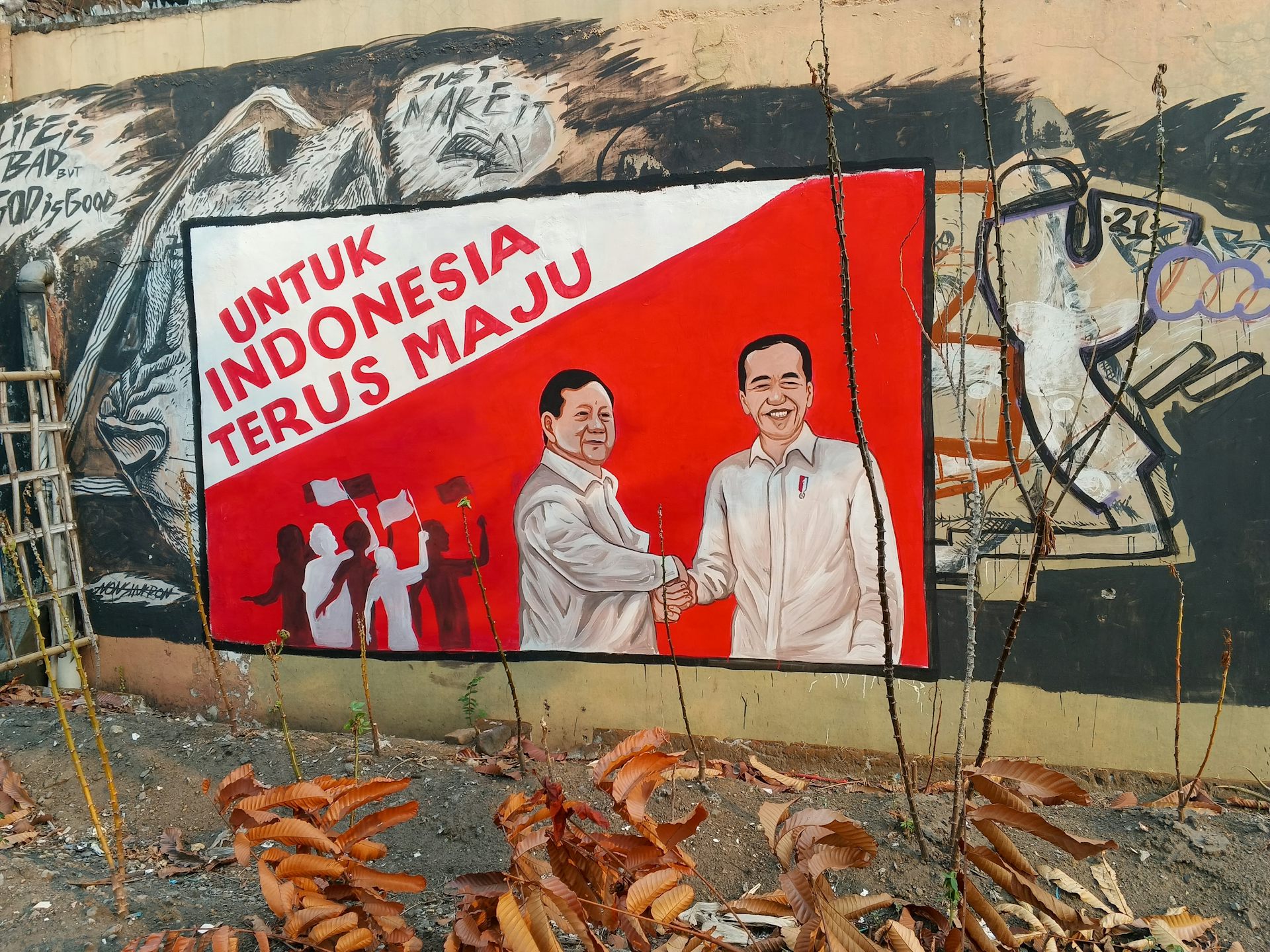 Pemimpin populis kerap menggemborkan kebijakan yang tampak pro rakyat, namun sebenarnya bermaksud mengonsolidasikan elite.