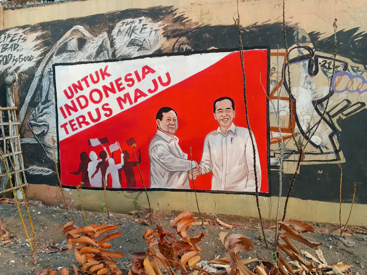 Pemimpin populis kerap menggemborkan kebijakan yang tampak pro rakyat, namun sebenarnya bermaksud mengonsolidasikan elite.
