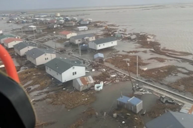 Vue des inondations depuis un hélicoptère.