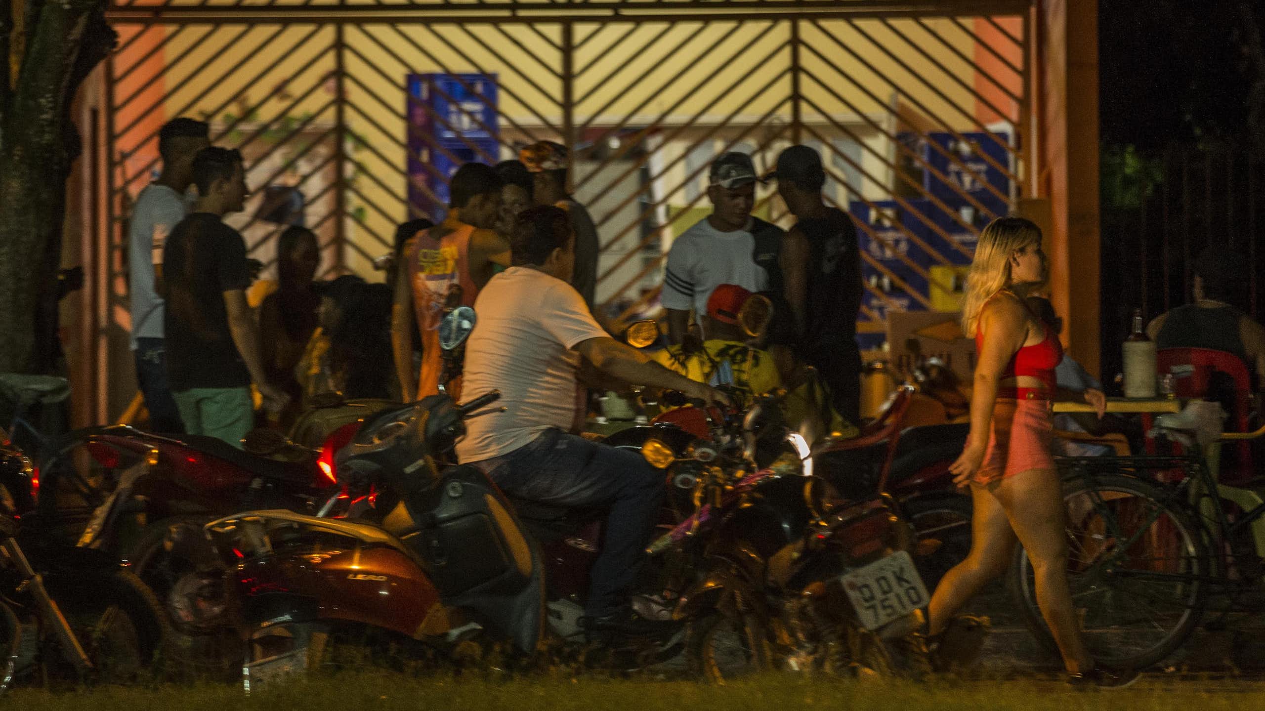 Pesquisa examina o envolvimento de adolescentes em acolhimento institucional com o mercado do sexo