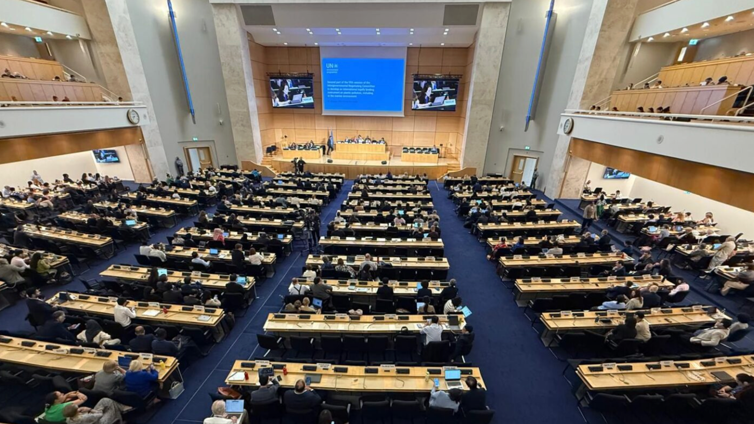 Liderança ambiental ou seguidor da indústria petroquímica? Um dilema brasileiro