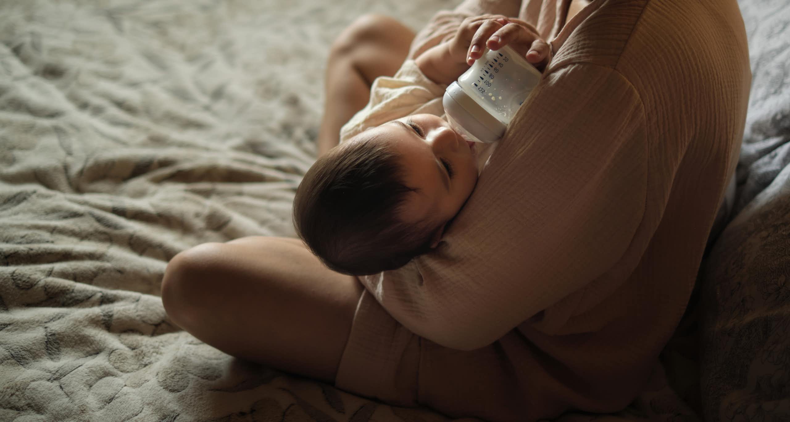 El laboratorio mexicano que elabora leche humana en polvo para salvar a los recién nacidos más vulnerables