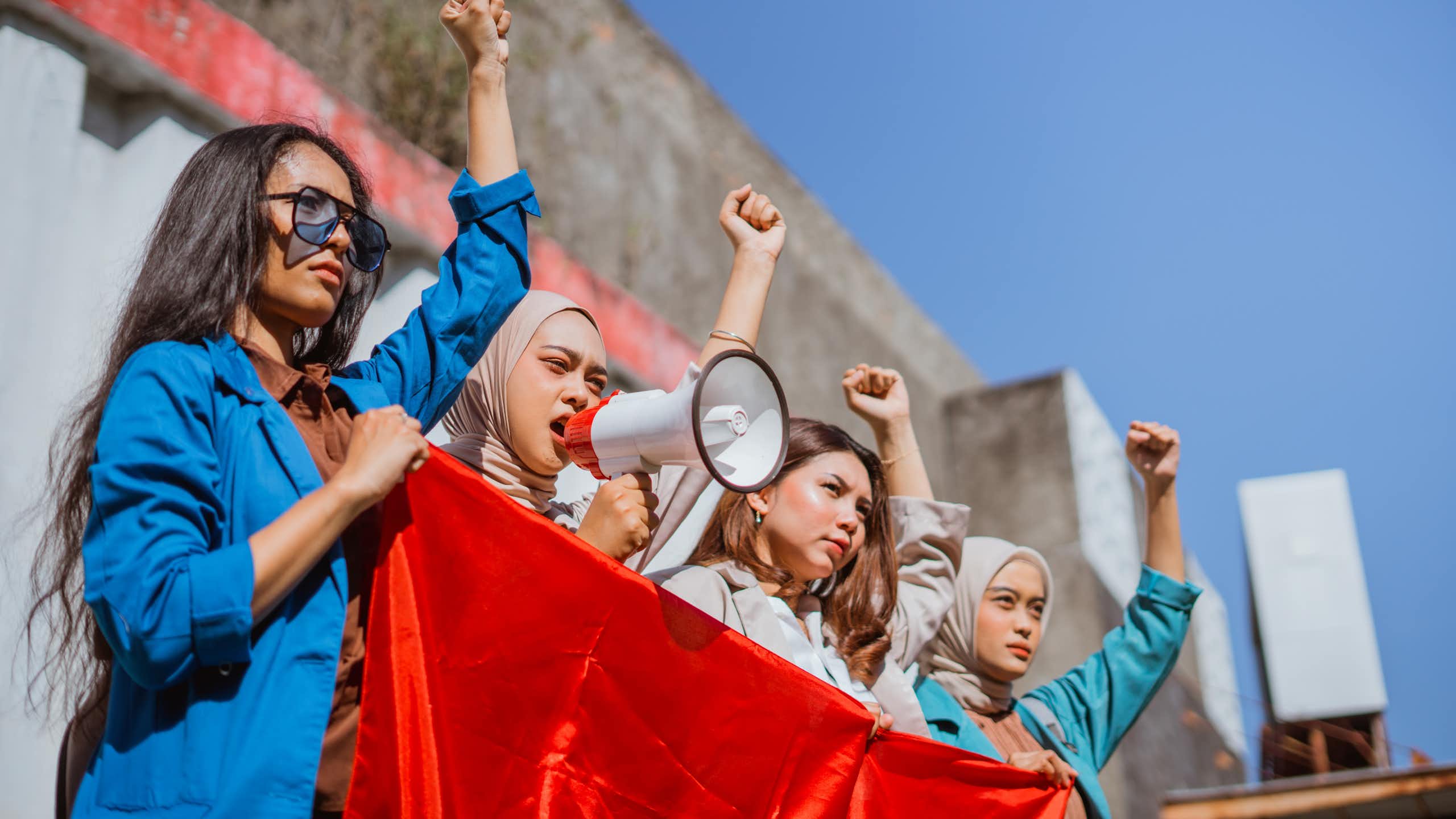 Kesadaran politik kelas menengah kembali bangkit karena dampak kondisi ekonomi.