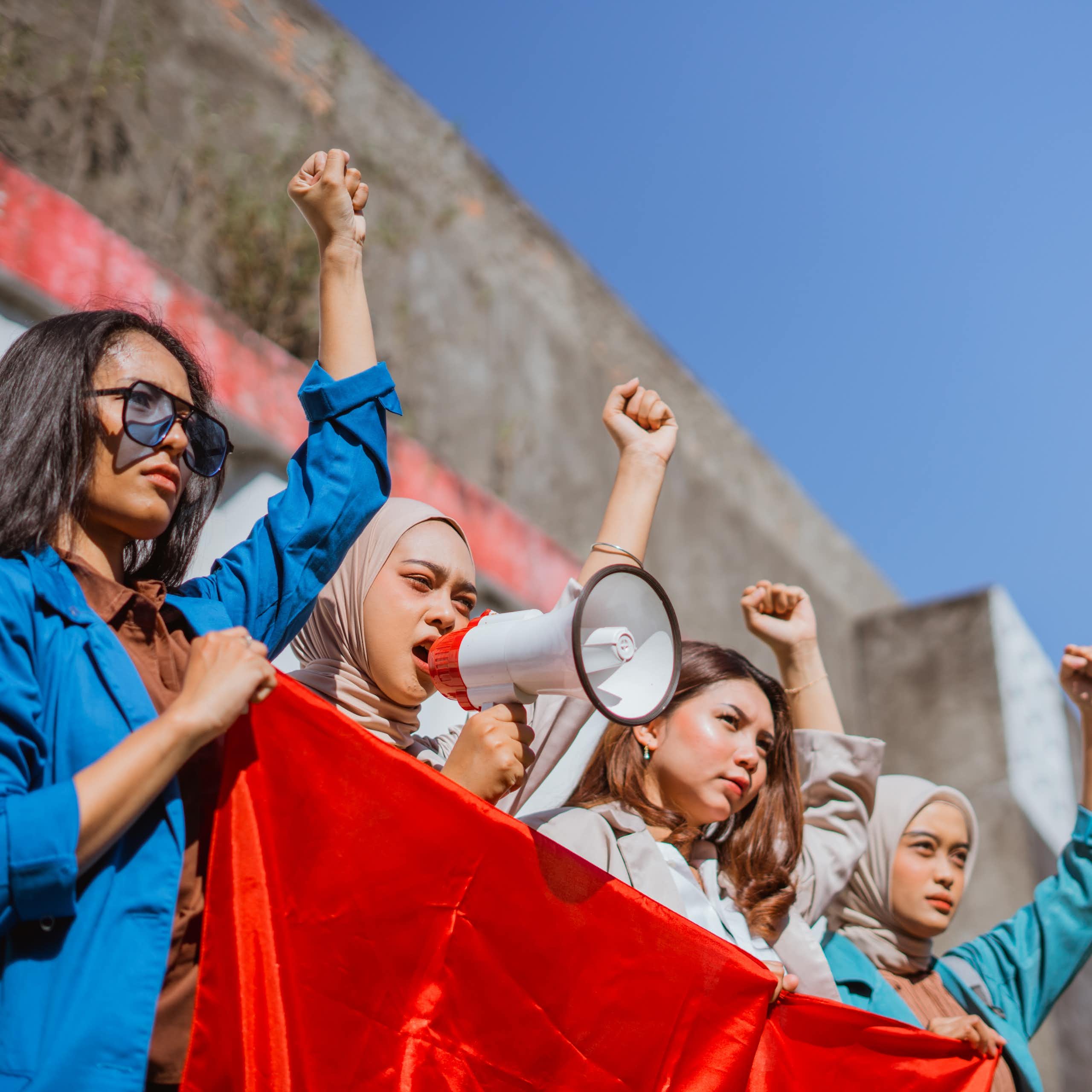 Kesadaran politik kelas menengah kembali bangkit karena dampak kondisi ekonomi.