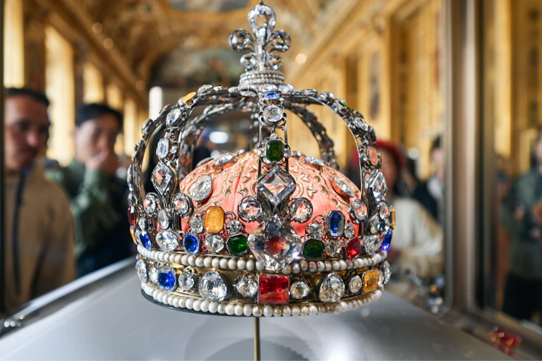 ets of sumptuous jewelry are on display at the Louvre Museum on April 27, 2025 in Paris