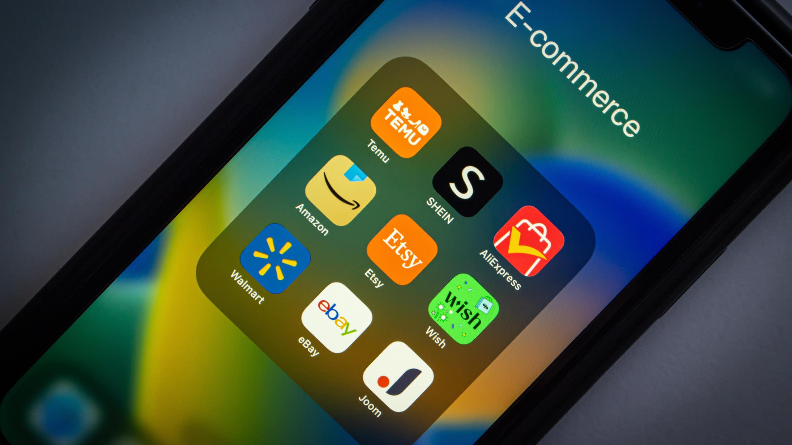 Several e-commerce apps are visible on a smartphone screen.