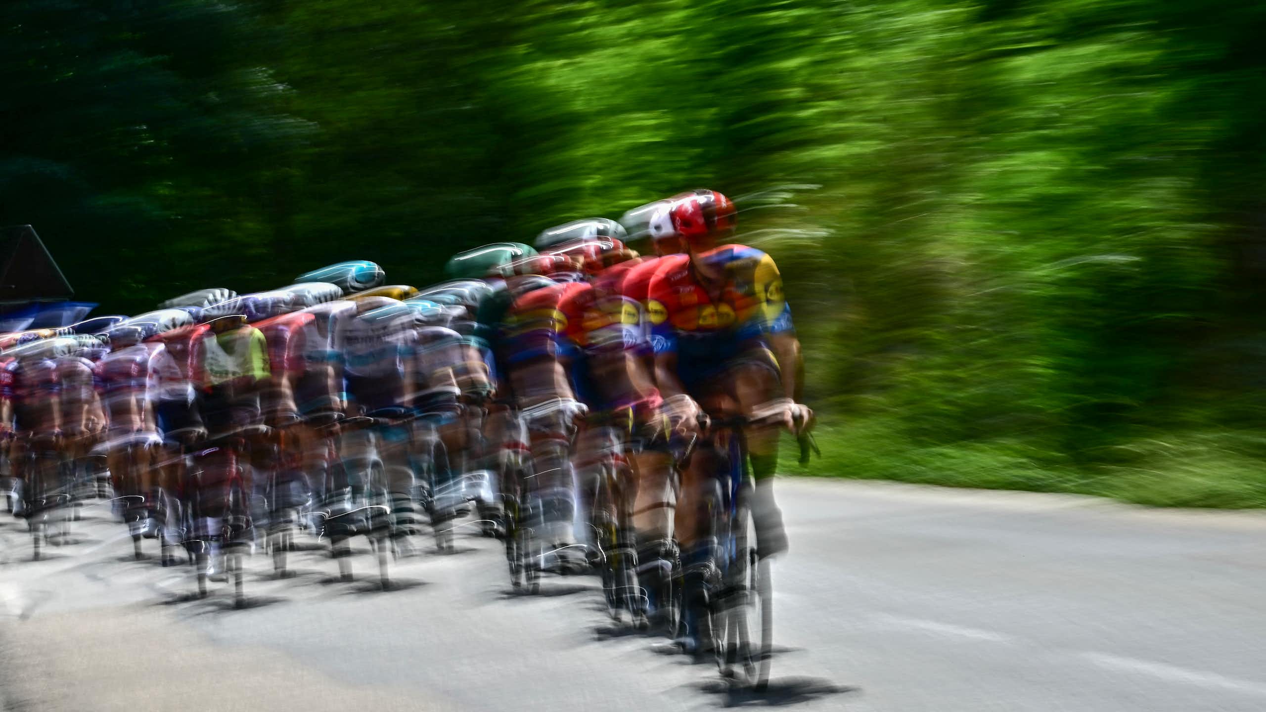Pro-cycling crashes can be bad, but evidence suggests slower bikes aren’t the answer