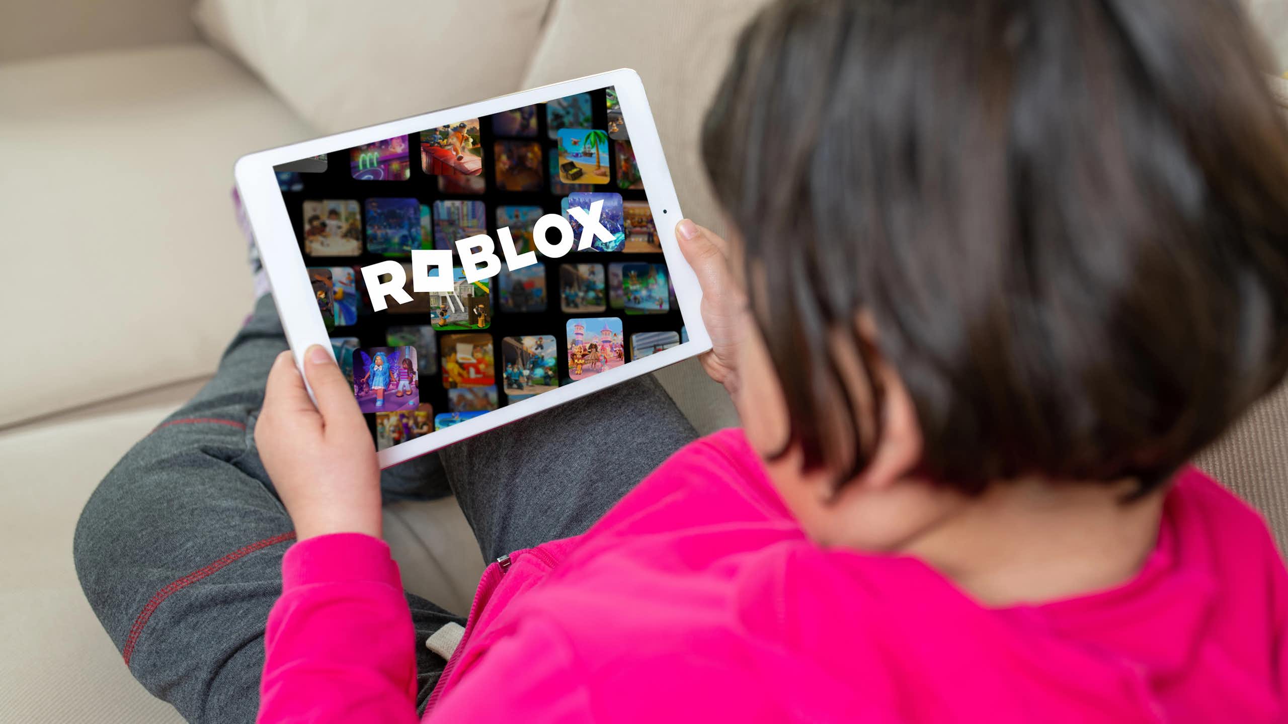 Roblox punya risiko konten dan interaksi yang berbahaya bagi anak-anak.