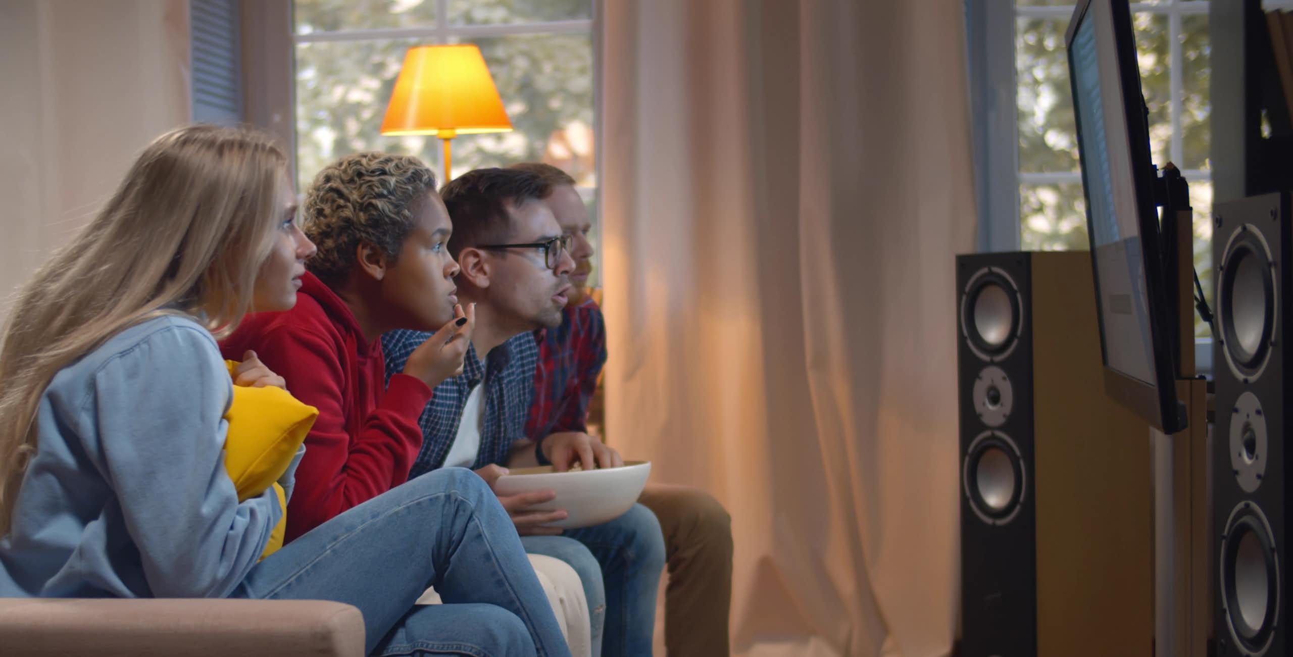 jeunes devant la télé