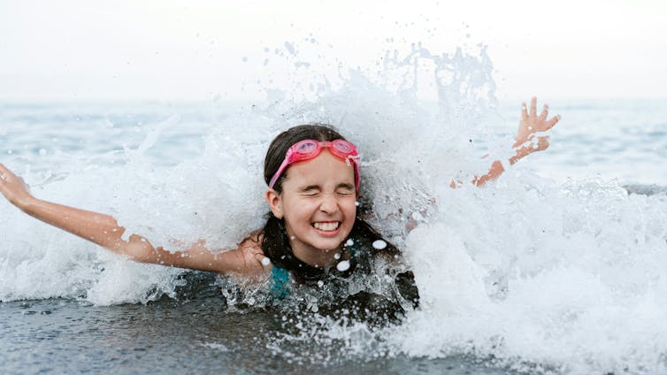 Figuring out how you can swim in a pool, drowning within the sea: must we reinvent finding out to swim? 1 A child in the sea