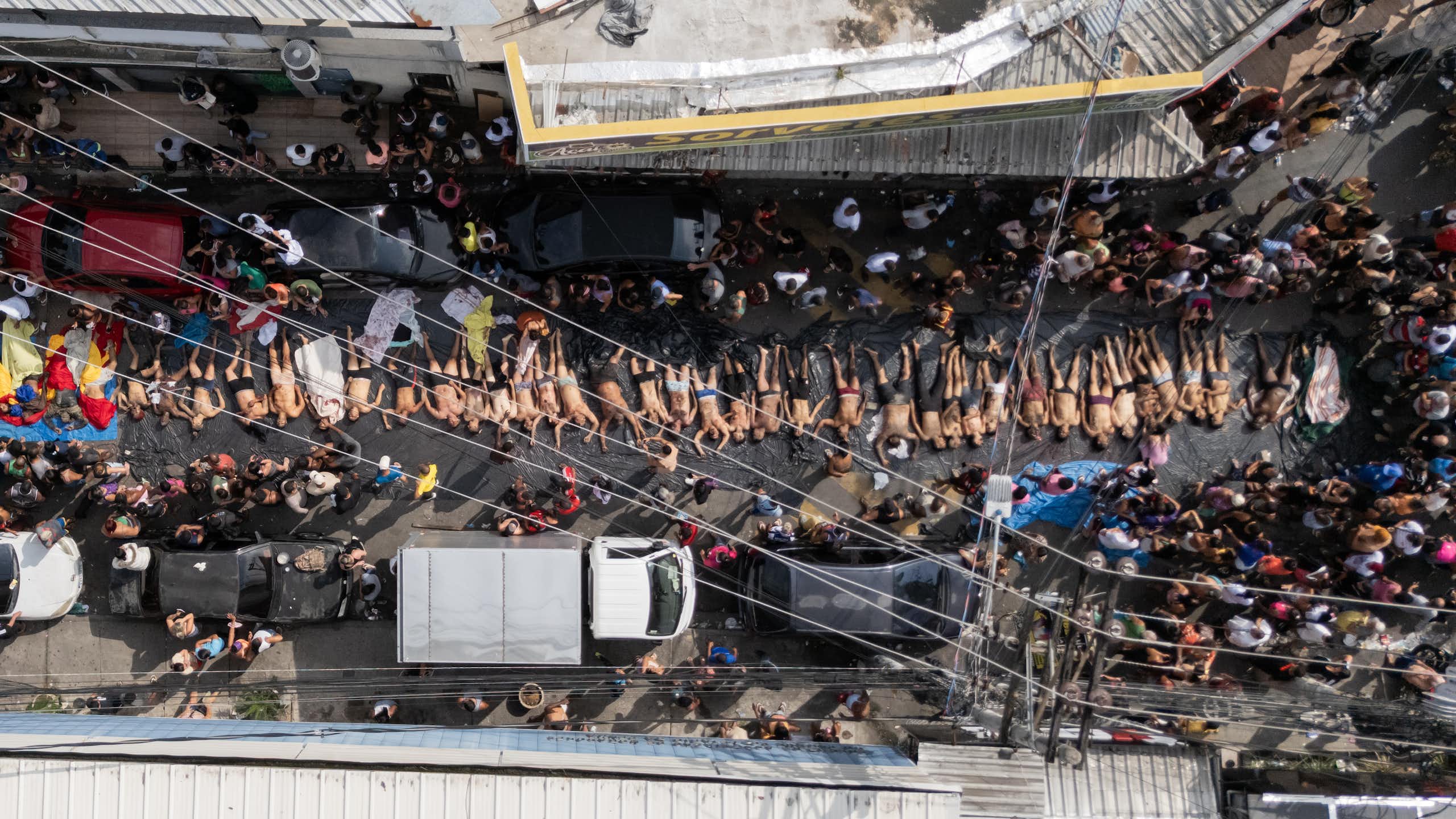 Em mais uma “megaoperação” desarticulada contra o crime no Rio, mais de 120 mortos e nenhuma solução