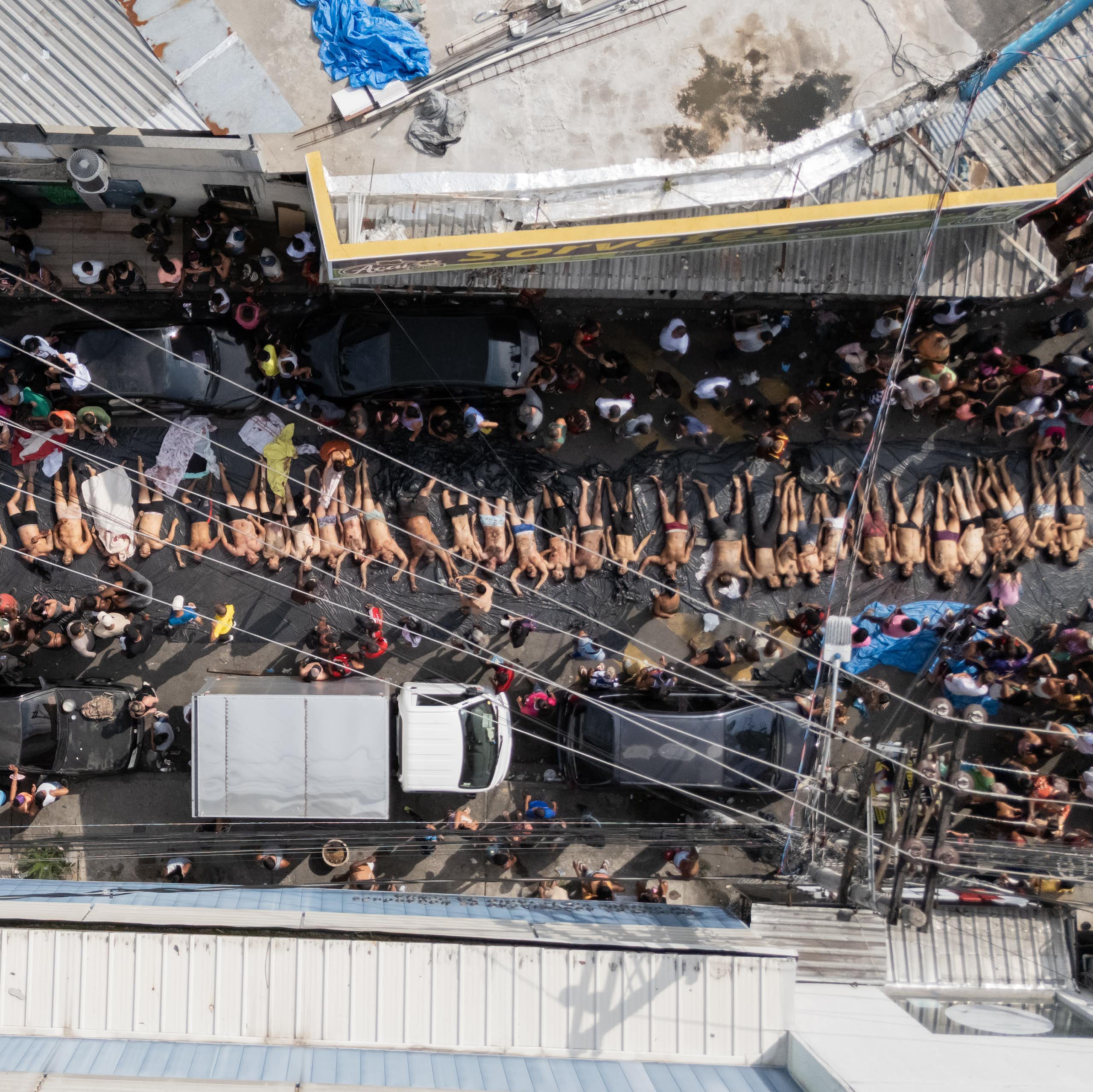Em mais uma “megaoperação” desarticulada contra o crime no Rio, mais de 120 mortos e nenhuma solução