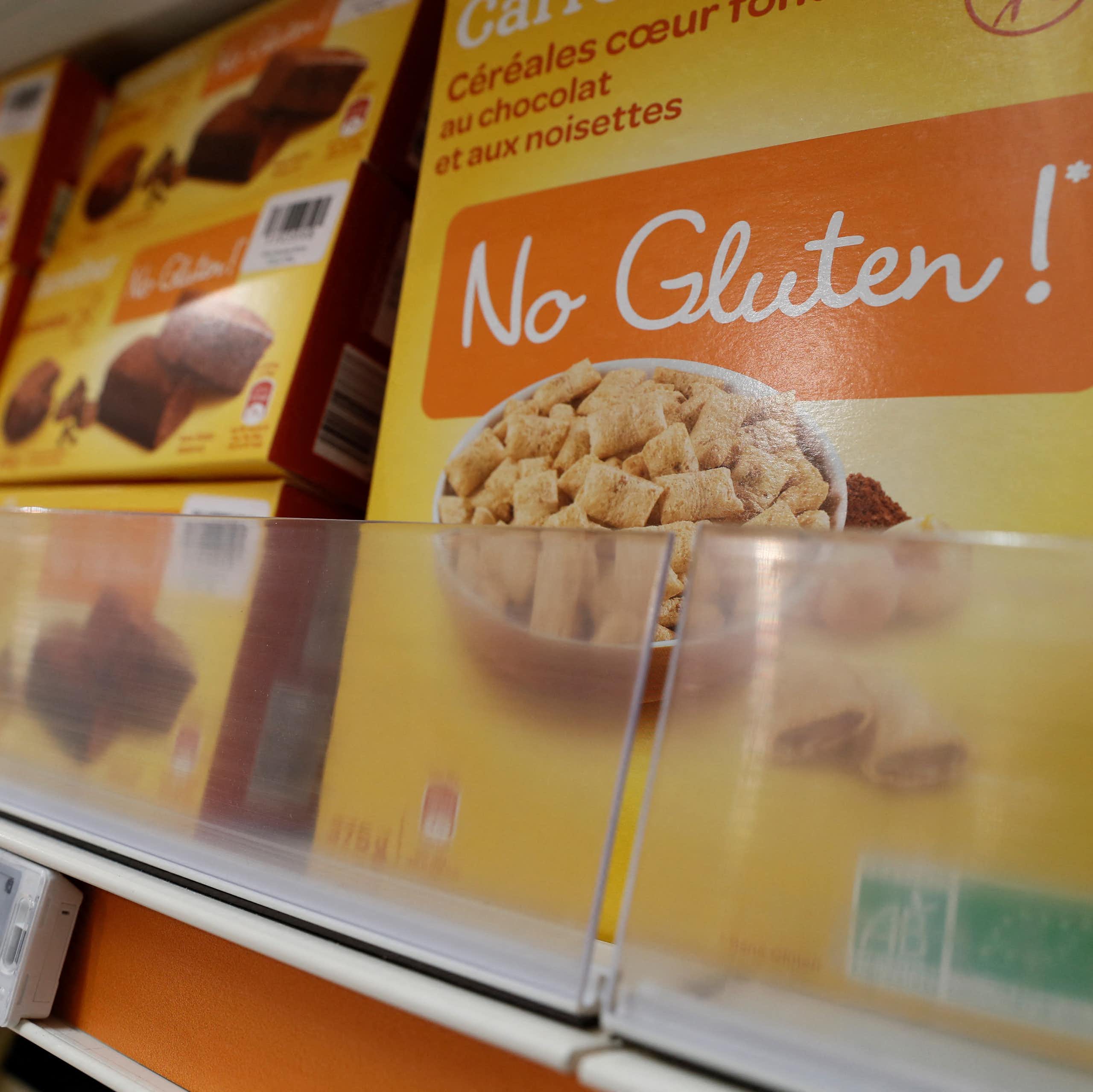 Un rayon de céréales sans gluten dans un supermarché