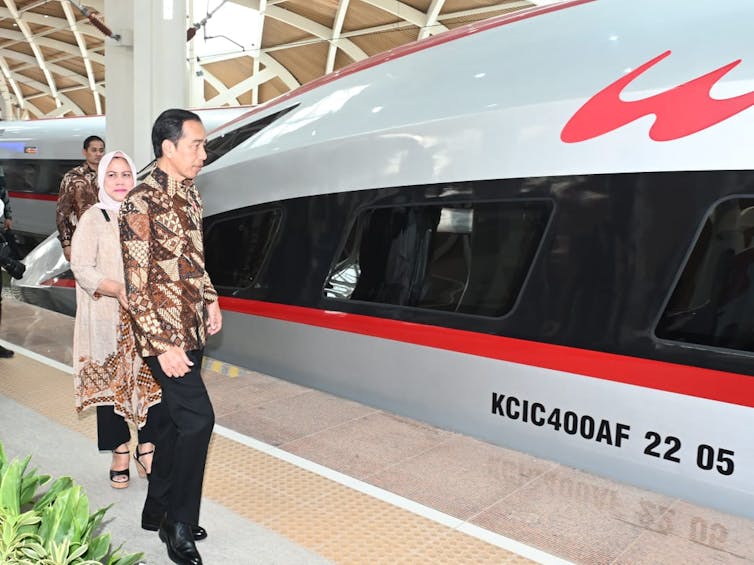 Whoosh menjadi kereta cepat pertama di Asia Tenggara.