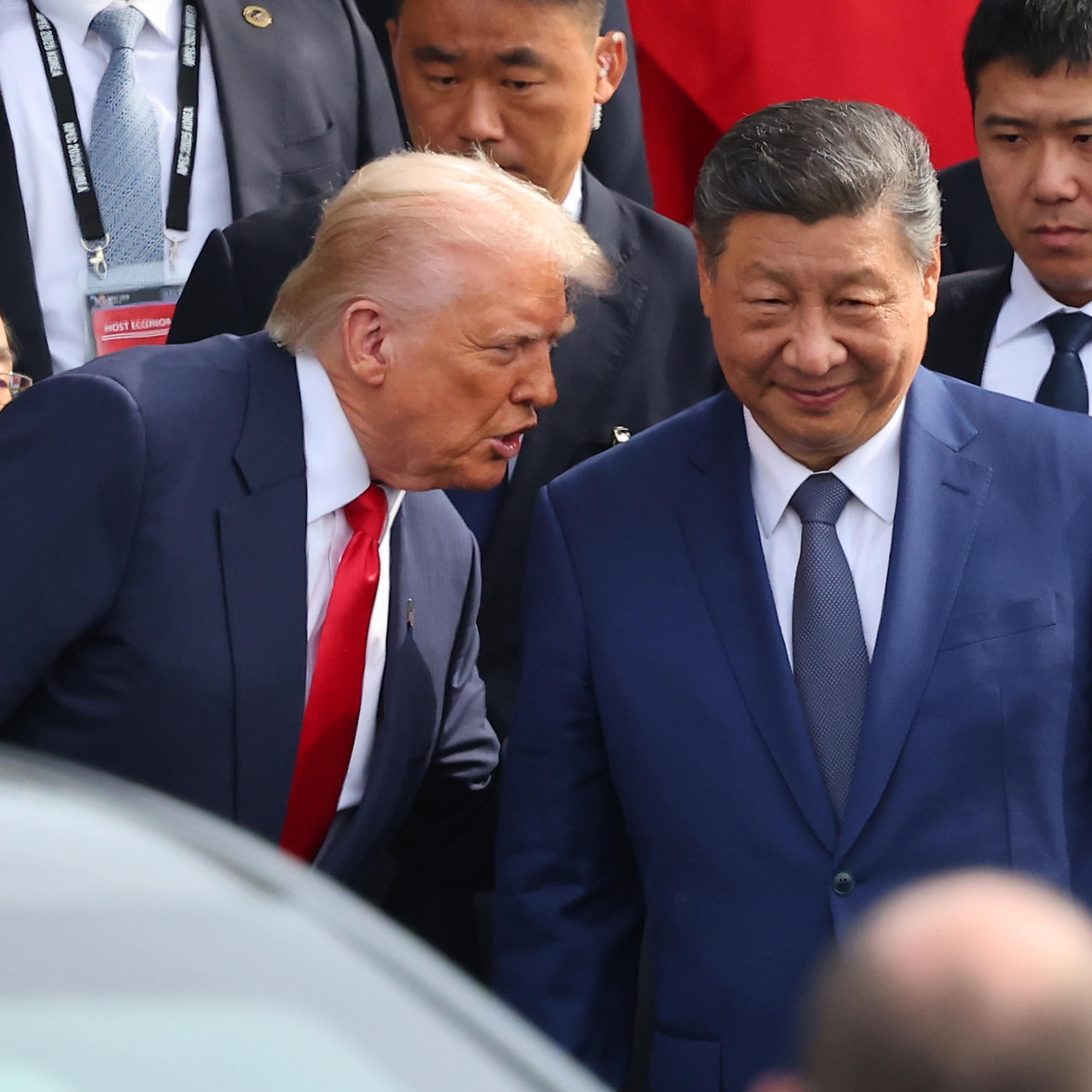 Donald Trump speaks with Xi Jinping.