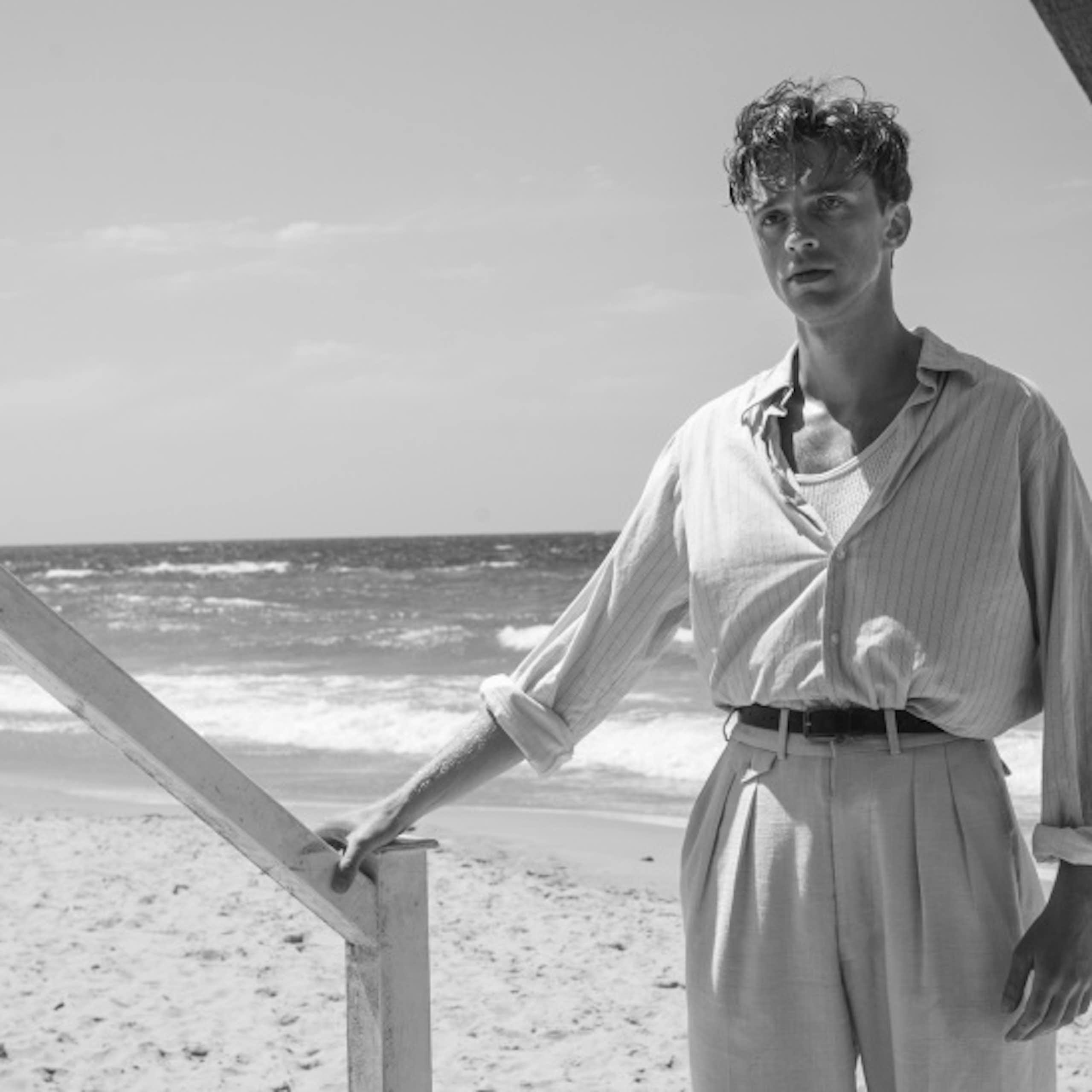 « L’Étranger » : pourquoi le roman de Camus déchaîne toujours les passions