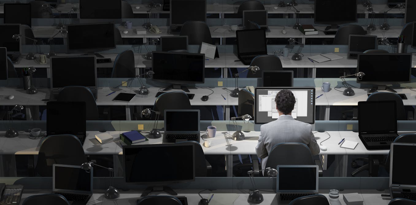 Hybrid workers are putting in 90 fewer minutes of work on Fridays - and an overall shift toward custom schedules could be undercutting collaboration