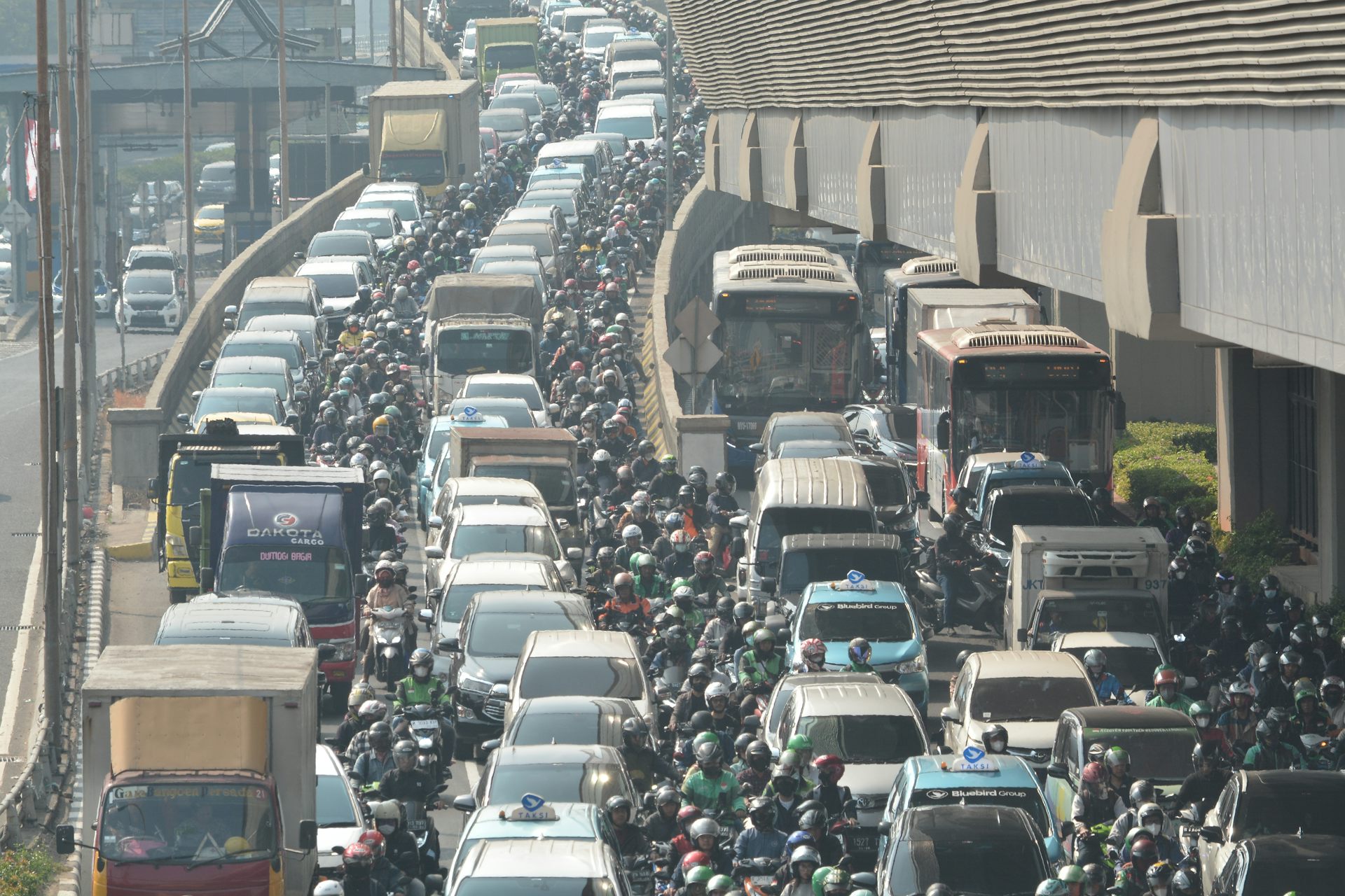 Kenaikan harga tiket Transjakarta: Antara kemampuan masyarakat dan beban pemda Jakarta