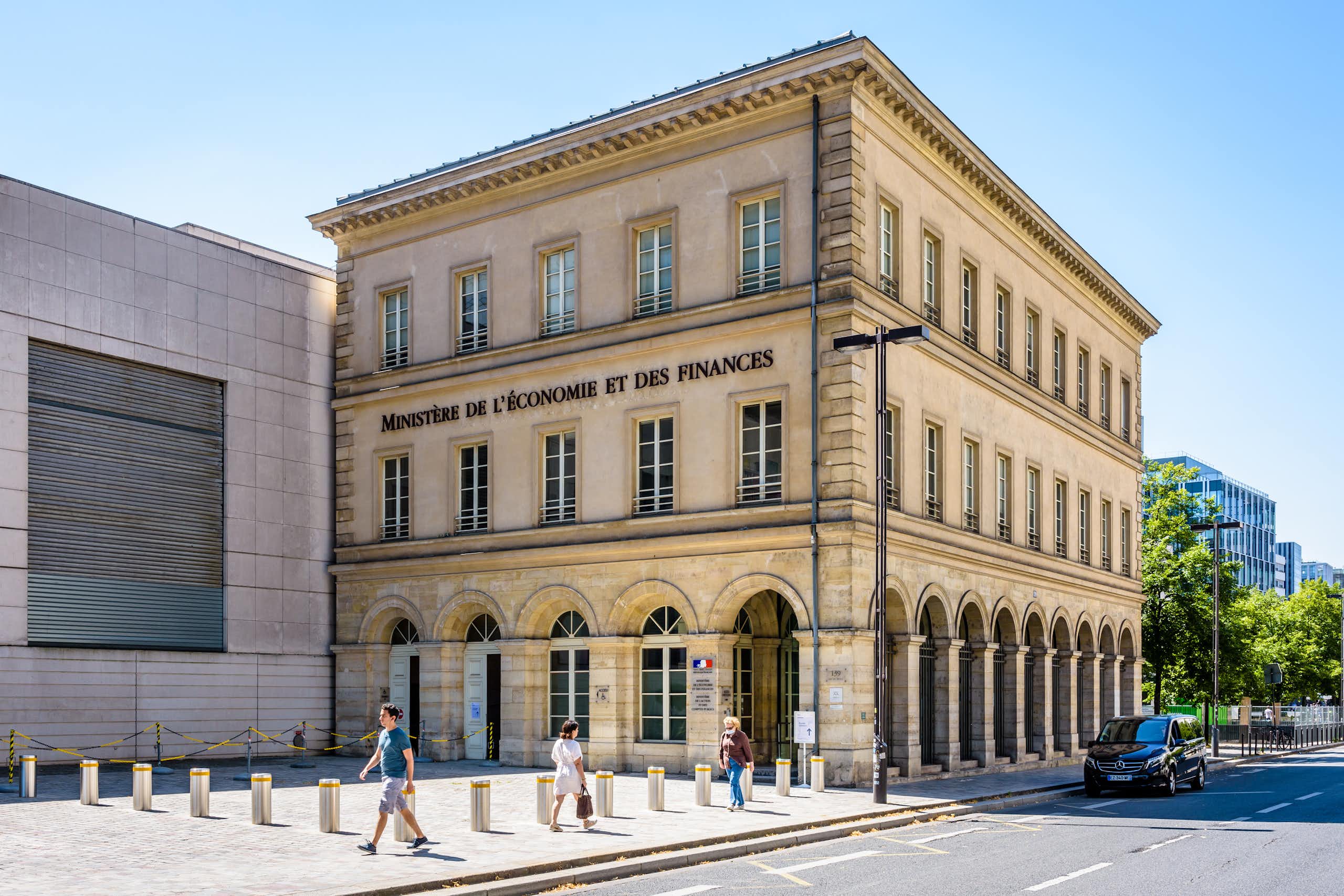 Comment la gestion de la dette publique appauvrit l’État au profit du secteur privé