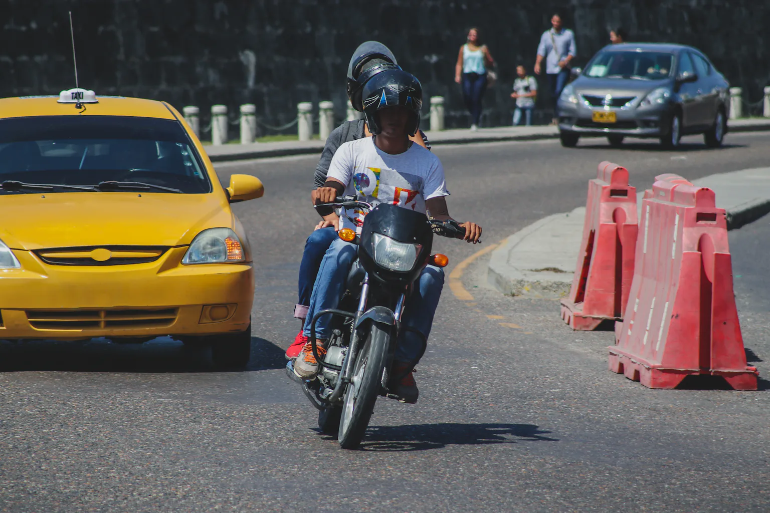 Las motos son la columna vertebral de la economía urbana en América Latina