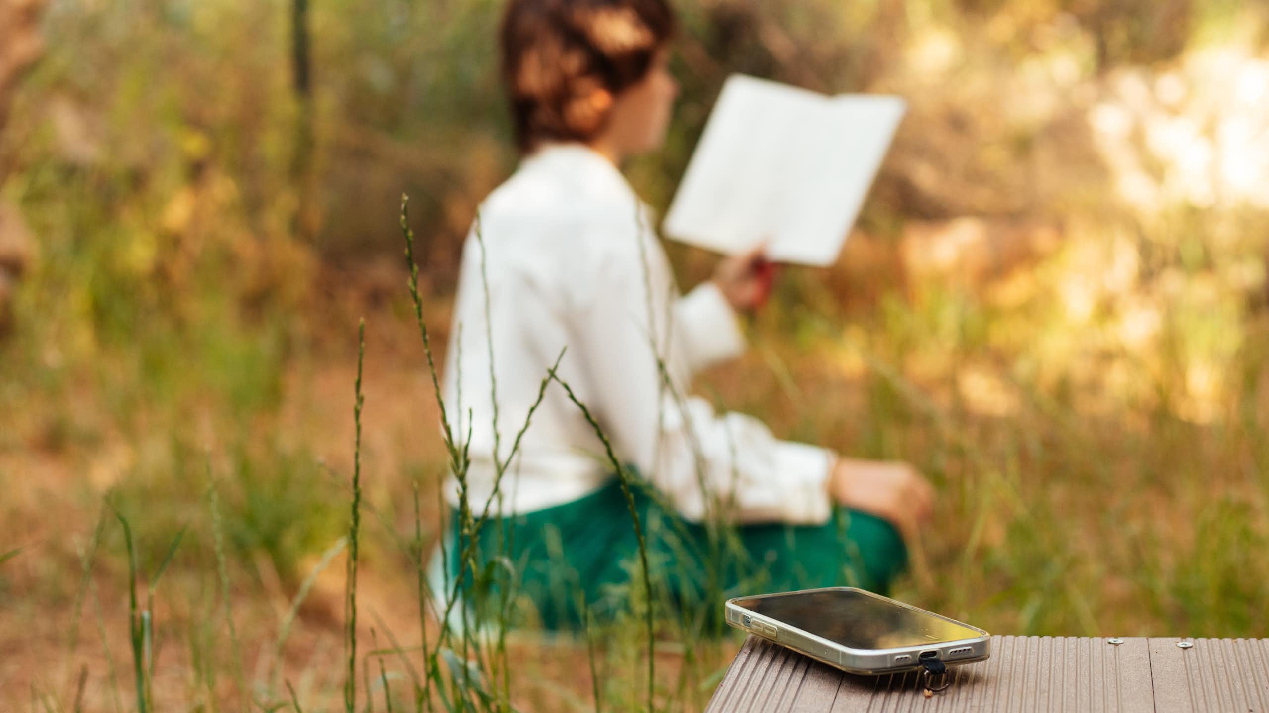 Détox digitale : se déconnecter, entre le luxe et le droit fondamental