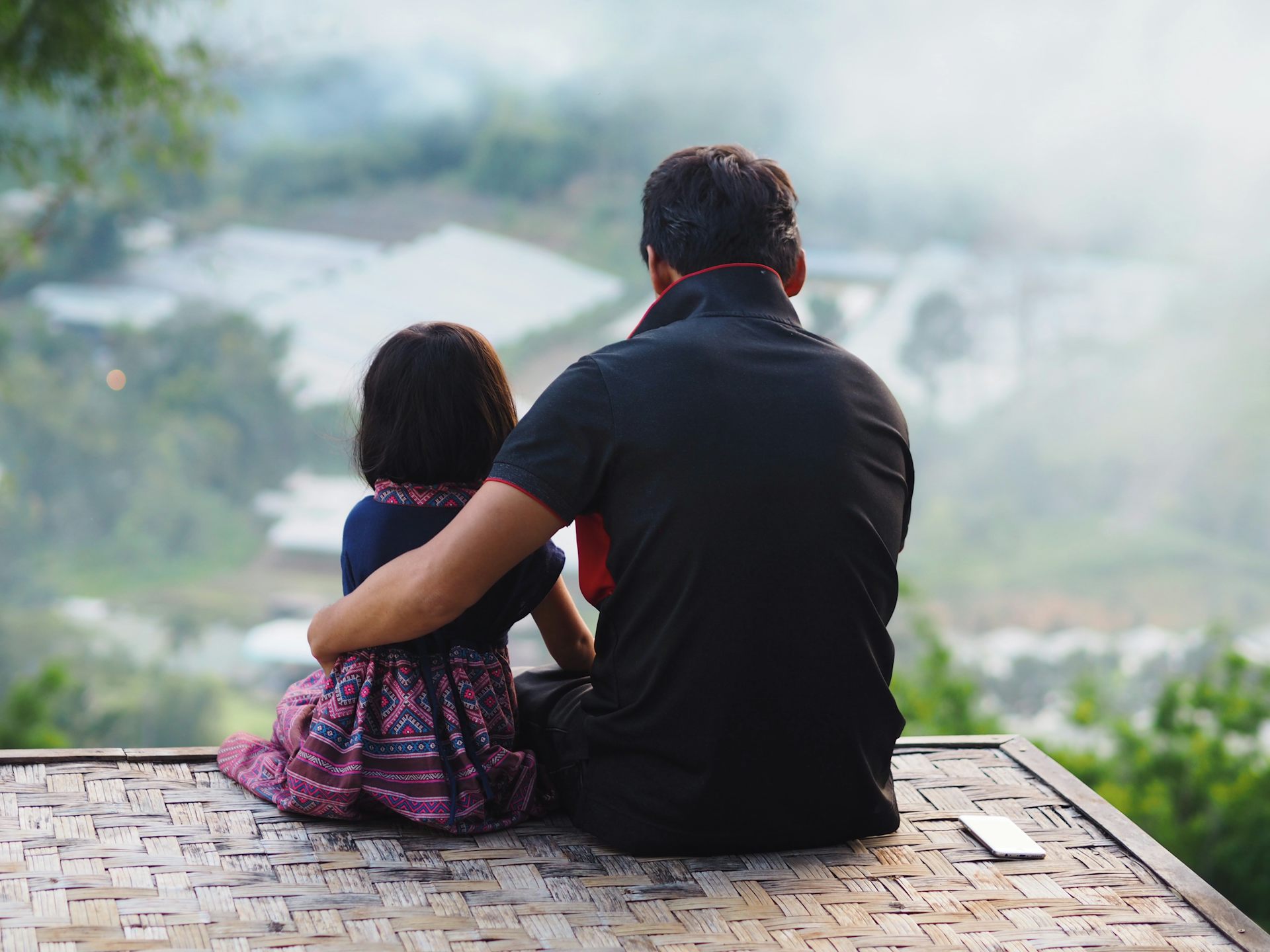 Father hunger terjadi ketika anak kekurangan sentuhan emosional dari ayahnya.