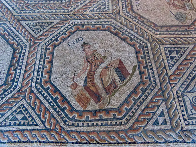 Mosaïque représentant Clio, muse de l’Histoire