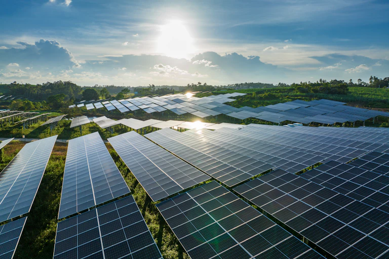 Instalación de paneles solares.