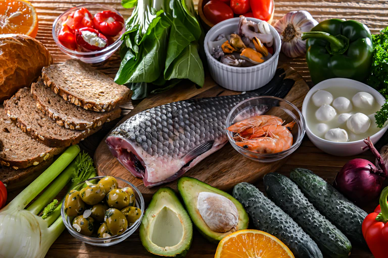 Bodegón con alimentos.