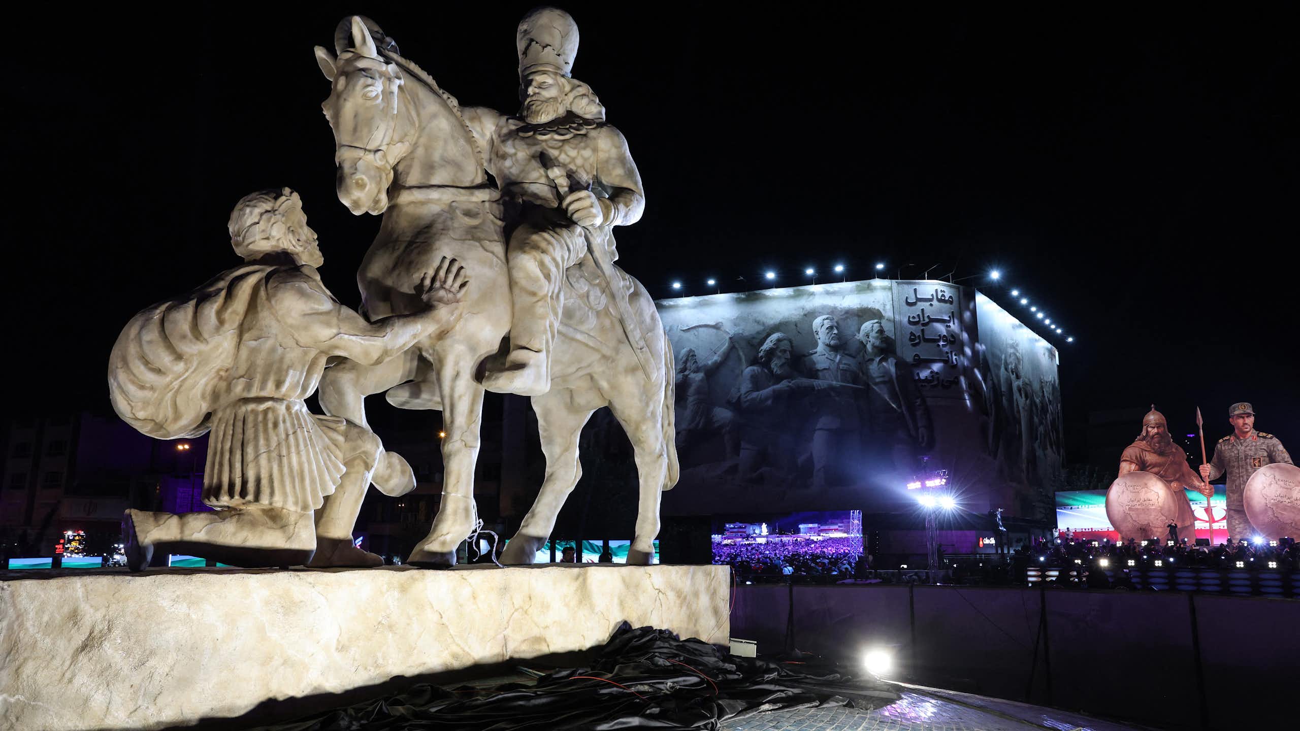 Nouvelle statue à Téhéran.
