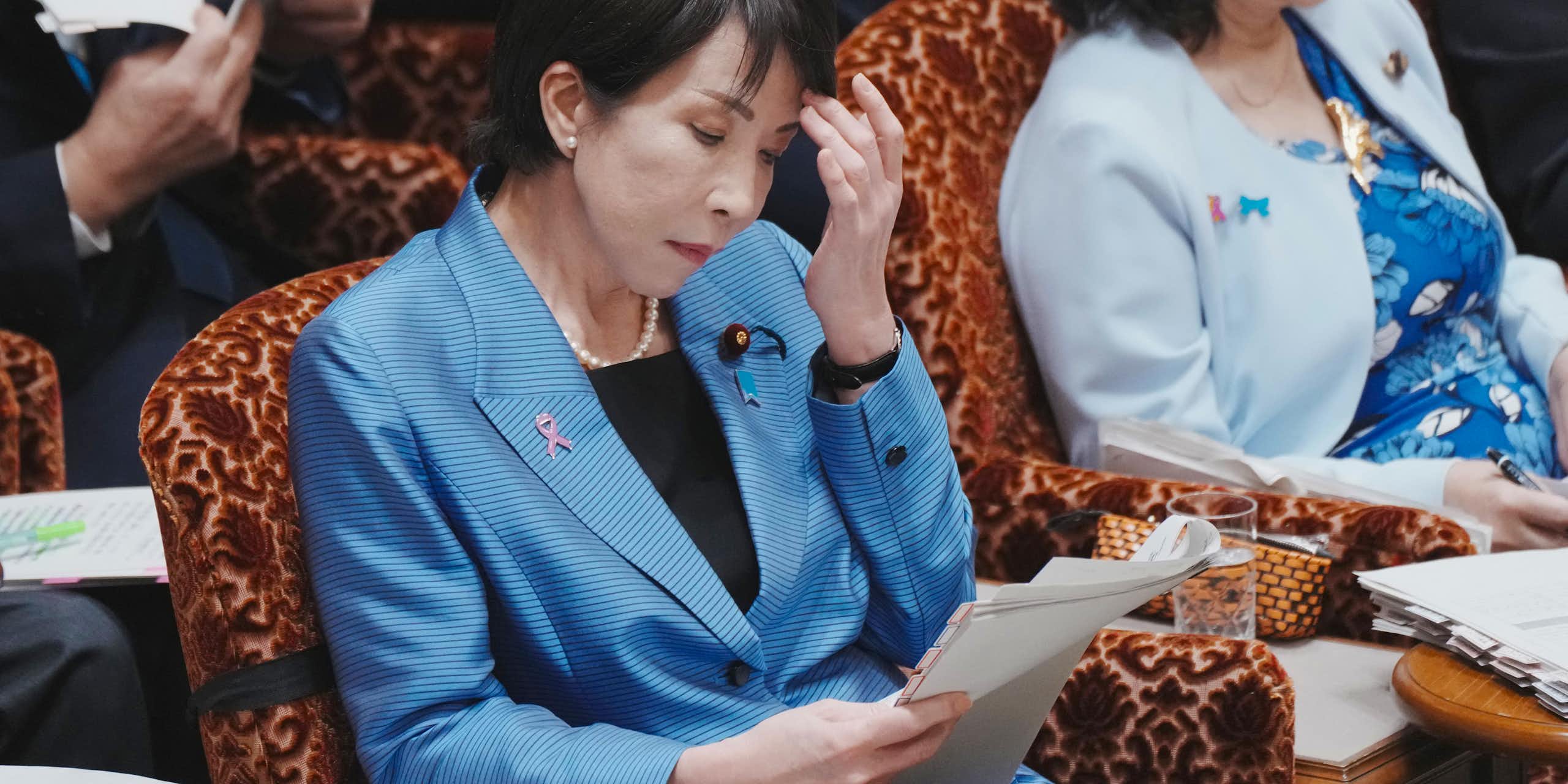 Miné par l’inflation, le Japon a-t-il vraiment fait un virage à droite avec sa nouvelle première ministre ?